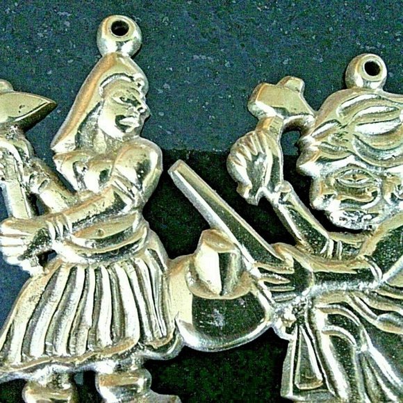 Key Holder Wall Plate 4 Hooks Indian Brass Fighting Figures Warriors Mounted Fix - Picture 9 of 16